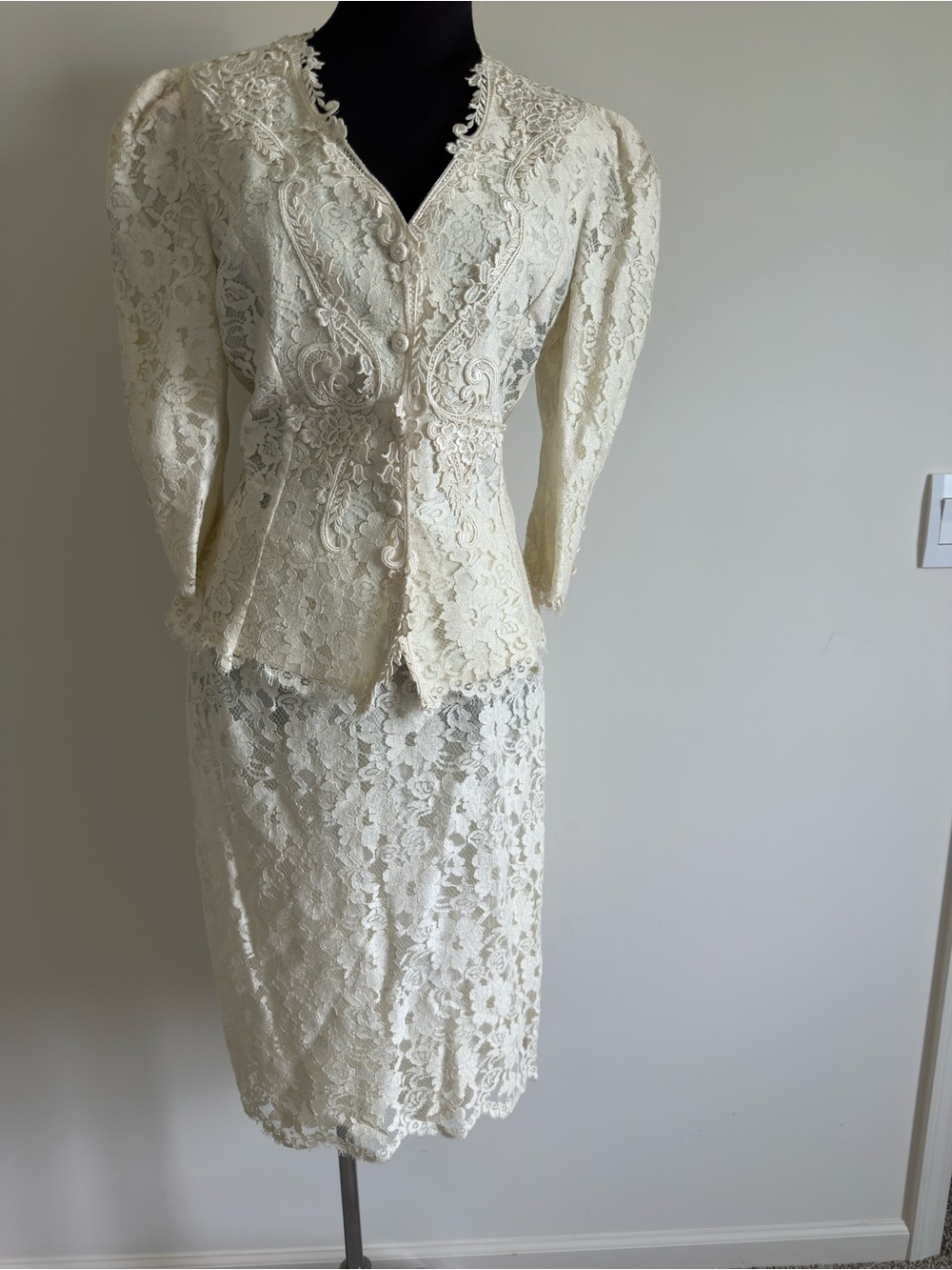80s Cache by Bari Protas cream Lace skirt suit matching 2 piece set